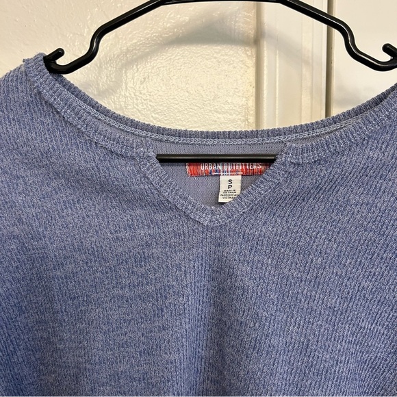 Urban Outfitters Parker Notched Long Sleeve Top Light Blue Size Small Cozy Warm - Picture 5 of 9